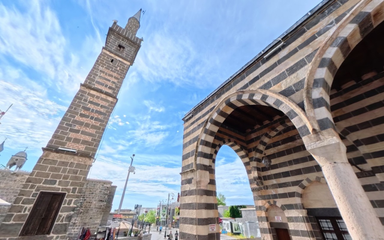 Dört Ayaklı Minare mekânının kart fotoğrafı
